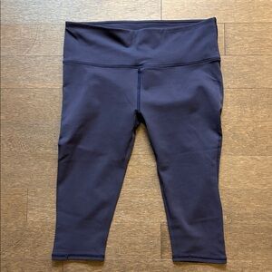 Navy Lulu Crops 21”, Size XL, mesh on sides of legs